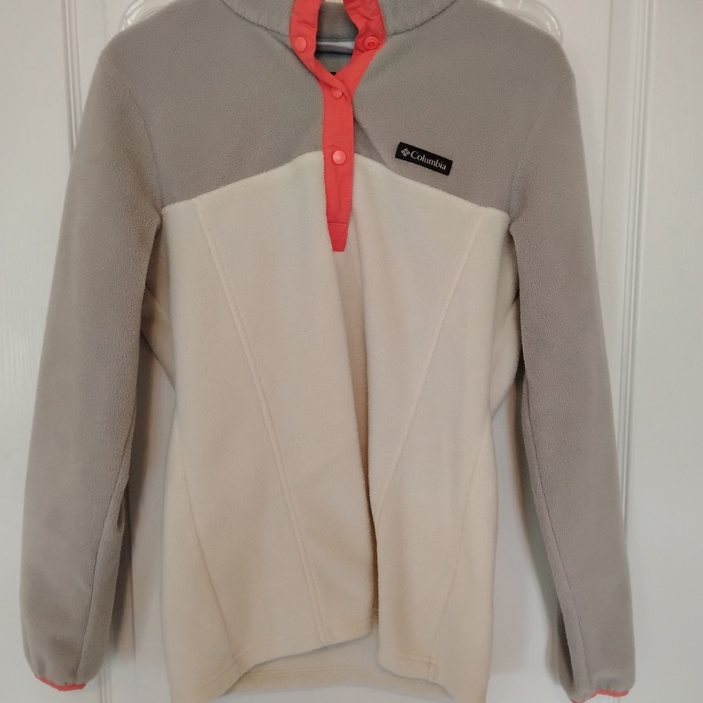Columbia Gray and Cream Turtleneck Sweater